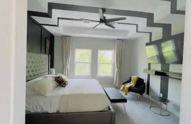 Gray Lux Hse 3BR|3.5Bath~Downtown|MedCenter|HotTub