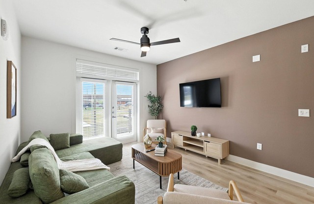 Grayson 12095 Luxury Living DT Fort Worth 2B2B