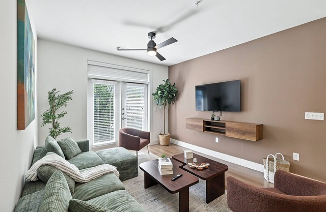 Grayson 13044 Luxury Living DT Fort Worth 2B2B