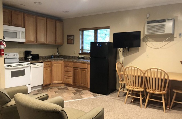 Great 1 Bedroom at Awesome family friendly resort!nAvailable 07/7/23-07/14/23