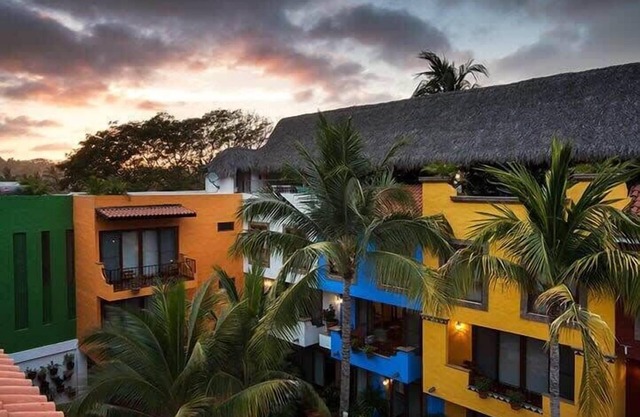 Great 2BR Master Suite only 2' from Sayulita Beach