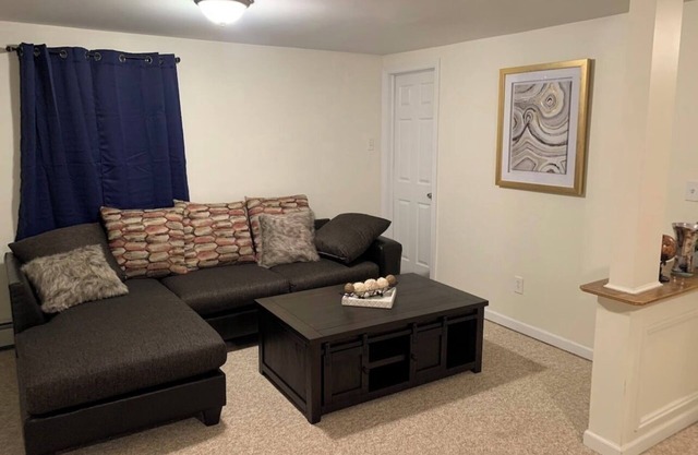 Great 3 Bedroom close to downtown and Yale!