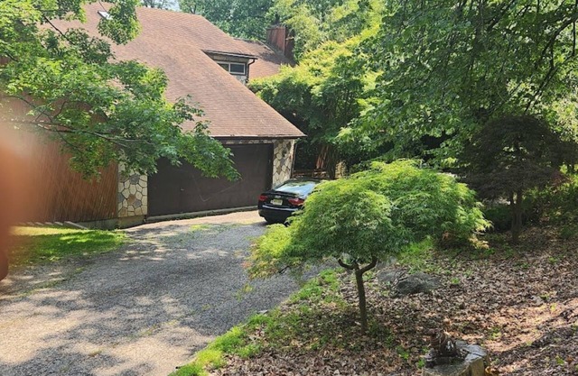 Great 4 Bedroom Lakehouse Property