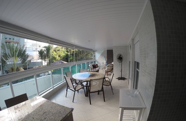 Great apartment with gourmet balcony, close to the beach