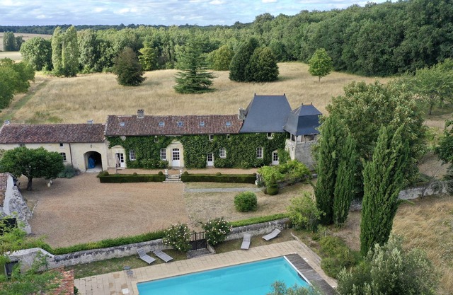 Great family home in Anjou, quiet, close to Castle of the Loire, pool