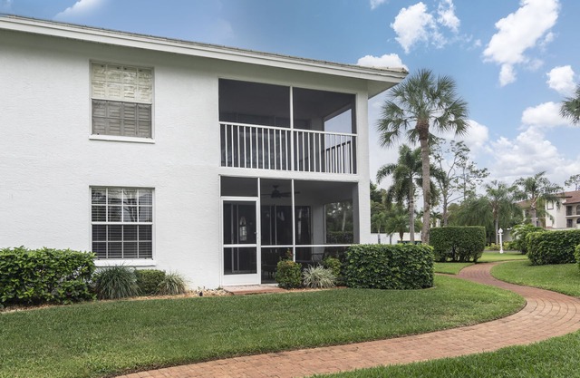 Great first floor unit with easy access has everything.nmultiple month discounts