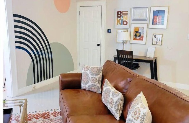 Great Location 3BR Cozy Modern Apt in Irvington