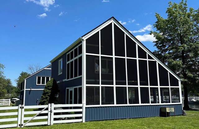 Great Location & Island Getaway With Lake Access On Beautiful Lake Wawasee!