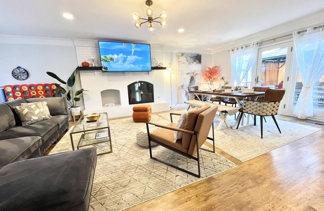 Great location-King beds-Kids playroom