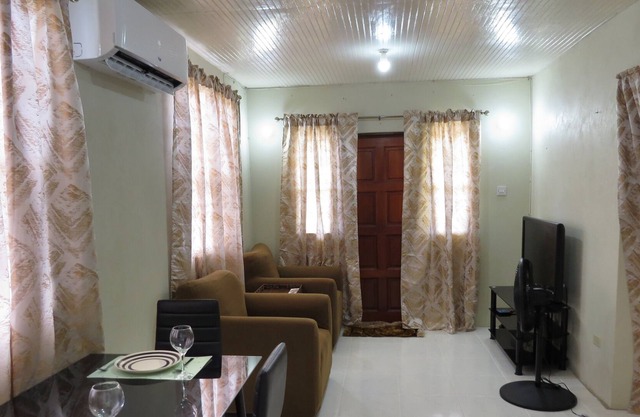 Great Location near Beaches, Restaurants, Stores & Bus Routes in Bridgetown