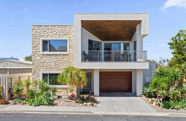 Great Location views to Noarlunga Jetty and Beach