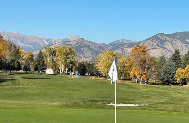 Great Montana Townhouse Skiing, Fly Fishing, Golf all in your backyard!