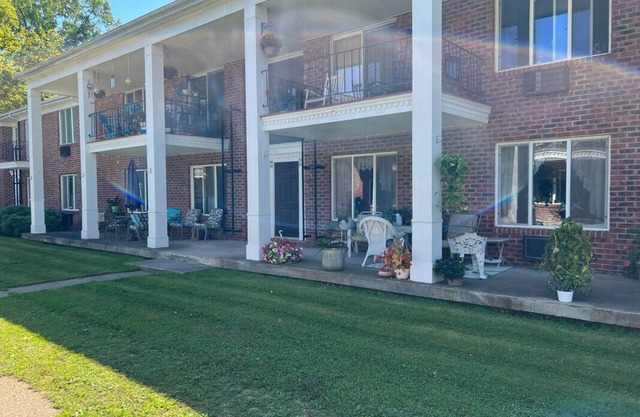Great One Bedroom Apartment Conveniently Located