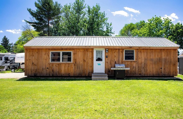 Great River Road Cabin on the Mississippi Backwaters Eagle Cabin