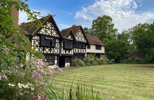 Great Tangley Manor 11th C Manor with indoor heated pool, London less than 1 hr