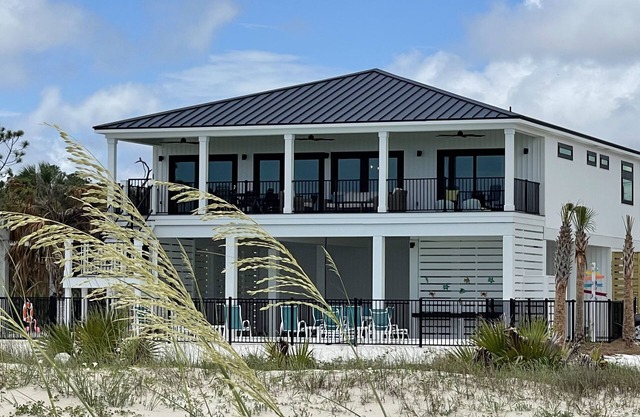 "Great White Florida House" - Private Pool and steps from the beach!