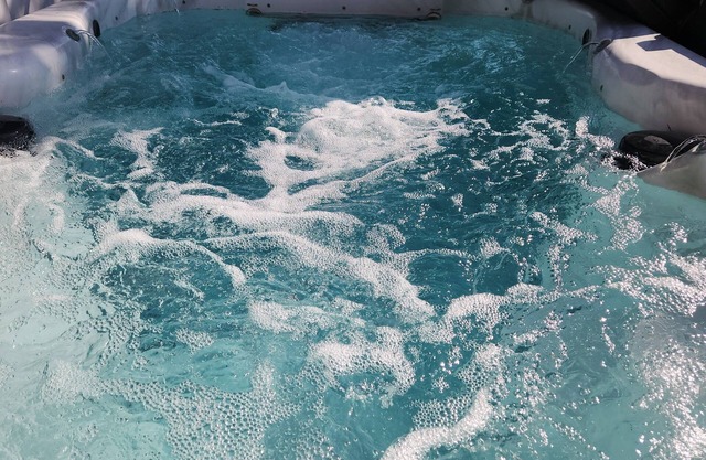 Green Street Oasis Hot Tub, Fire Pit & Walk to Downtown