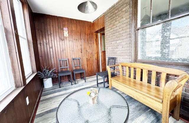 Greenfield Gem, Free On-street Parking