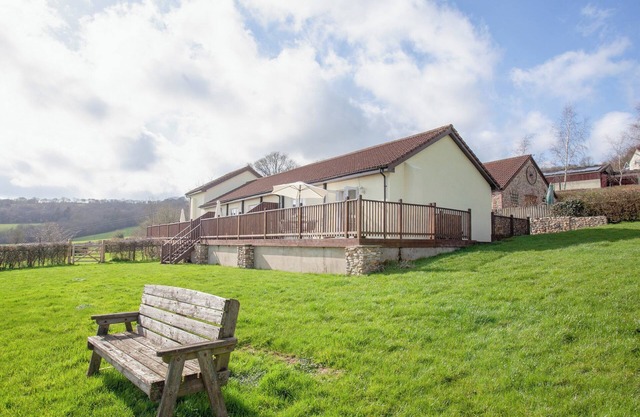 Greenfields - UK43269