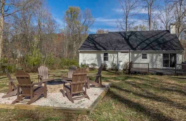 Greensboro Getaway:Hot Tub/K Bed/Hammock/Firepit
