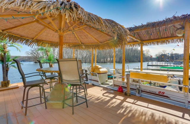 Greenwood Lake Cottage w/Shared Dock & Hot Tub!