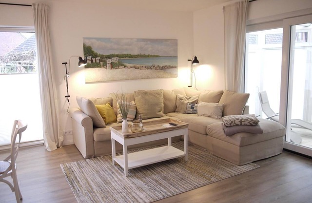 Großzügige Wohnung auf 125qm mit Terrasse, Wintergarten, Sauna und Kamin