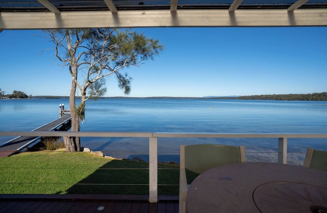 GRon - On the water of St Georges Basin great for water sports WIFI