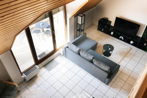 Grosse Galerie-Wohnung Airport Messe Stuttgart - Balkon - Parkplatz