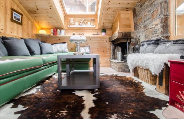 Ground floor, terrace, fireplace or stove, parking, tv, 68m², Chamonix