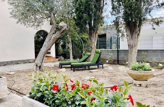 Ground-floor apartment with large terrace and garden use