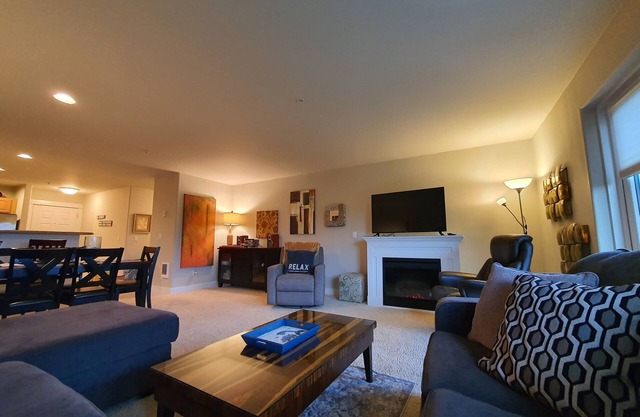 Ground Floor Beach Condo Ocean Views Pool Hot Tub Gym Pet Friendly