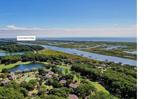 Ground Floor/End Unit on Hole #2 Oyster Bay - Golfers Dream/Family Getaway