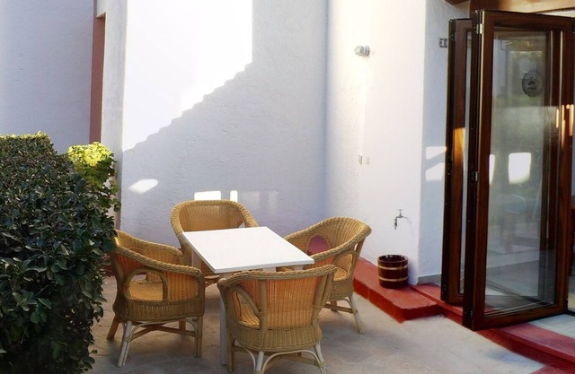 Ground floor, with private garden, 3 pax.