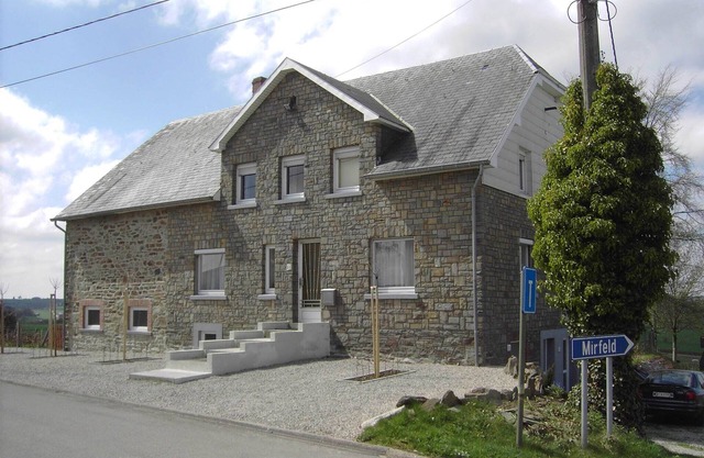 Group house with 3 apartment for family