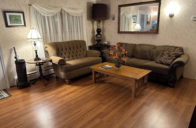 Guest House Catskill Mountains Private Backyard Fire Pit BBQ Grill Ski Golf Hike
