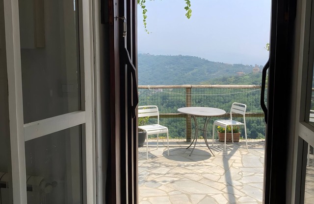 Guest House 'Fattorialmare Rossa' with Sea View, Shared Terrace and Wi-Fi