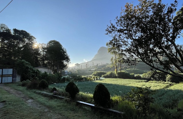 Guest House in Nuwara Eliya with Green View