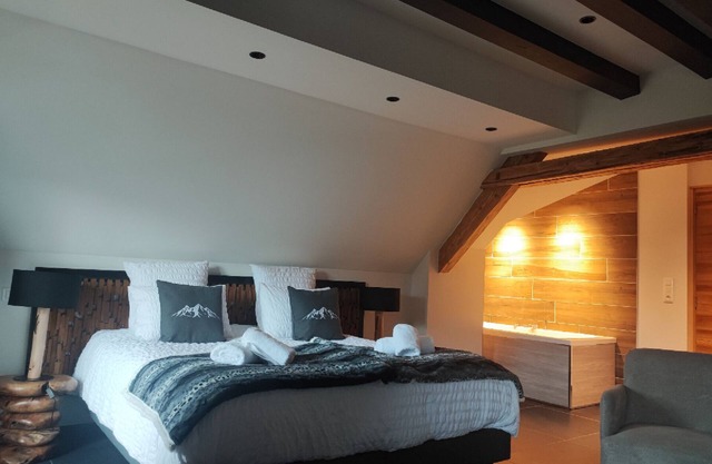 Guest house located in the heart of the village of Métabief, fully equipped luxu