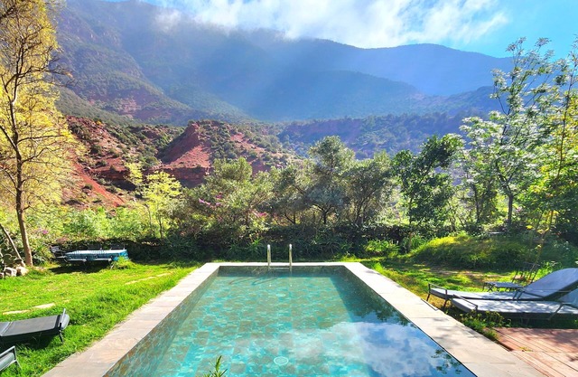 Guest house with swimming pool, waterfront, Ourika Valley