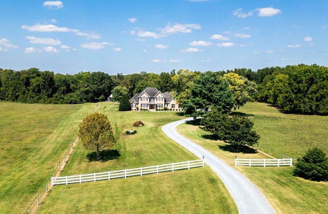 Guest Lodge | Private Pool | Outdoor Dining | Game Room