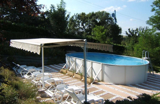 Guest room with kitchenette