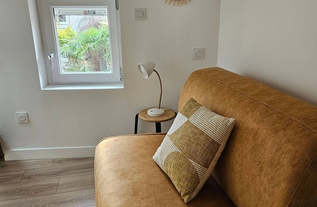 Guest rooms with pool, kitchen and garden in Messas