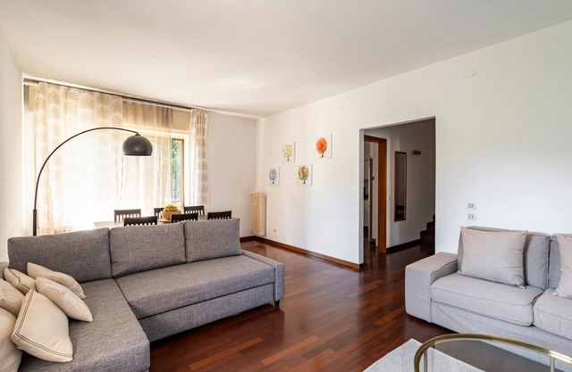 GuestHost - Central & Bright Apartment Padova