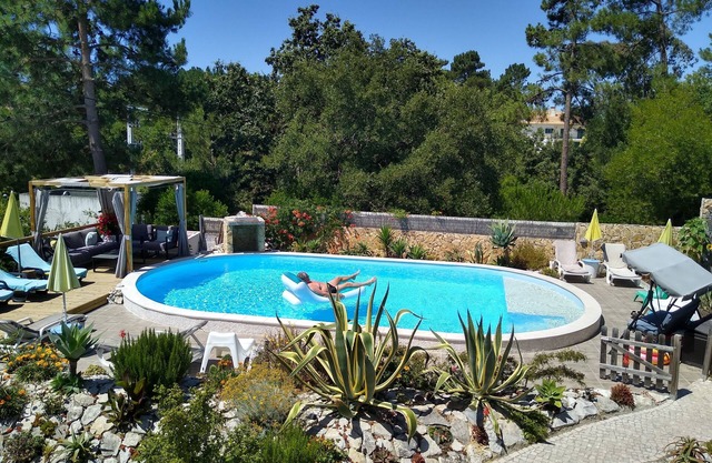 Guesthouse Casa Enora, with swimming pool and 5 min from the sea