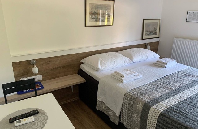 Guesthouse Family Bosnic - Double Room with Balcony - 3 - 3