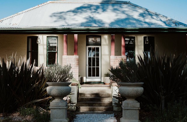 Guesthouse southern highlands sleeps 40 with functions up to 60 in large grounds