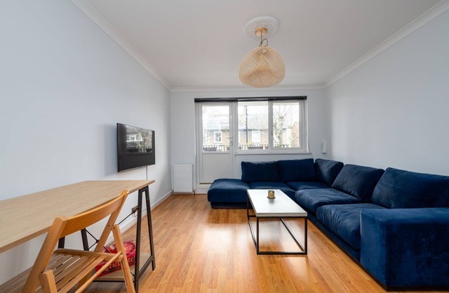GuestReady - Balcony Nest London