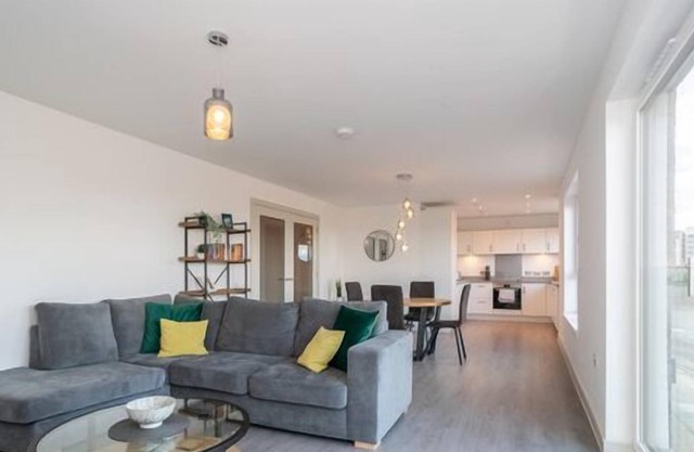 GuestReady - More than words in Leith