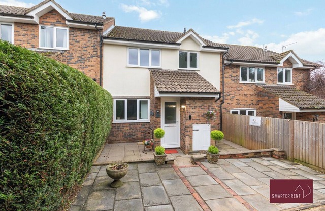 Guildford - Two Bedroom House with Garden
