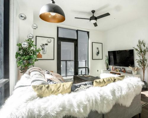 Gulch Luxe Apartment with Pool Access